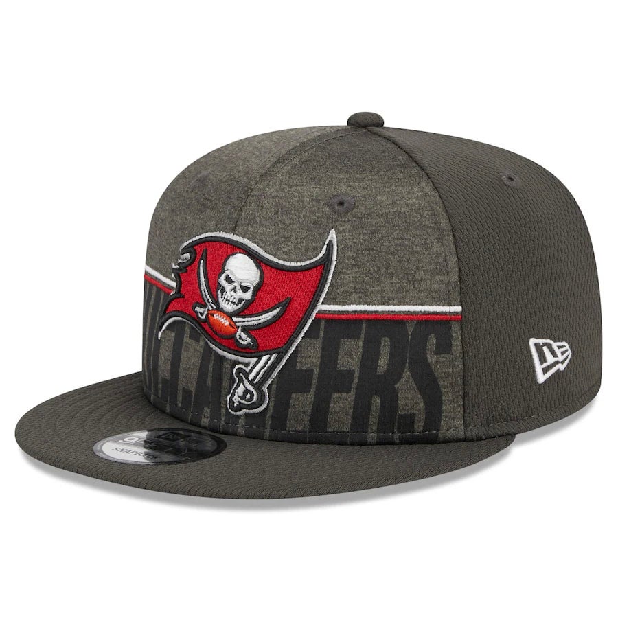 Youth New Era Camo Tampa Bay Buccaneers Main Trucker 9FIFTY Snapback Hat